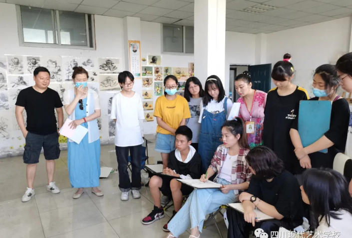 四川现代艺术学校美术公开课 四川现代艺术学校美术公开课